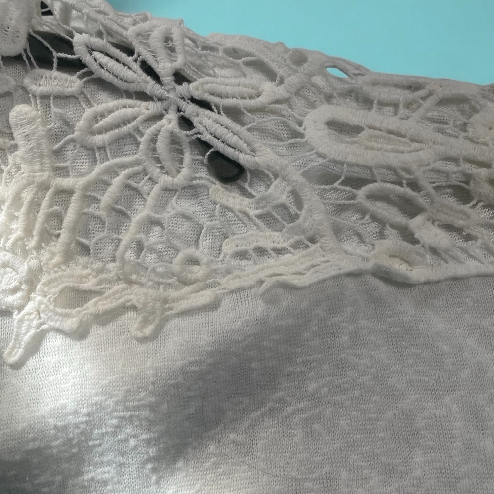 TASHON White Lightweight Knit Kimono with Crocheted lace Design. - Picture 4 of 7